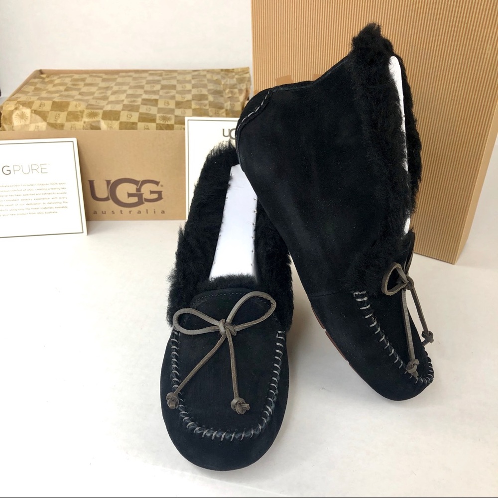 ❎SOLD UGG Alena Moccasin Black Slippers Sheepskin - Picture 3 of 8